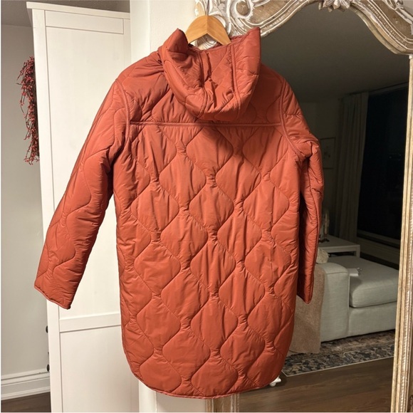 Old Navy Quilted Hooded Coat - Picture 2 of 3